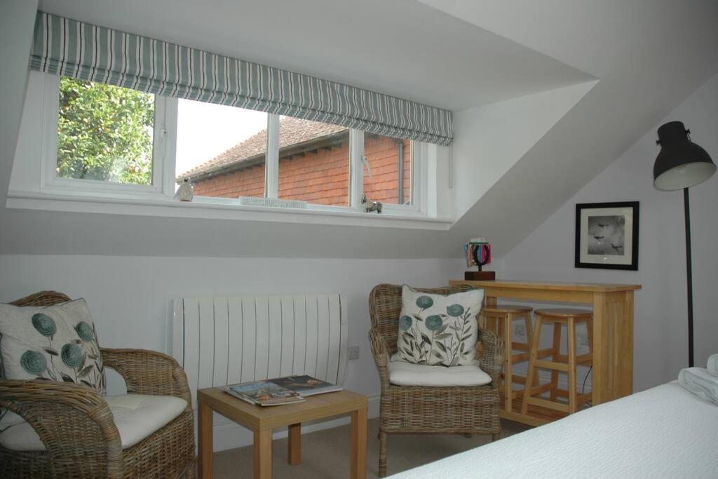 Cowslip Barn Annexe, Countryside Stay Near Chichester Exterior photo